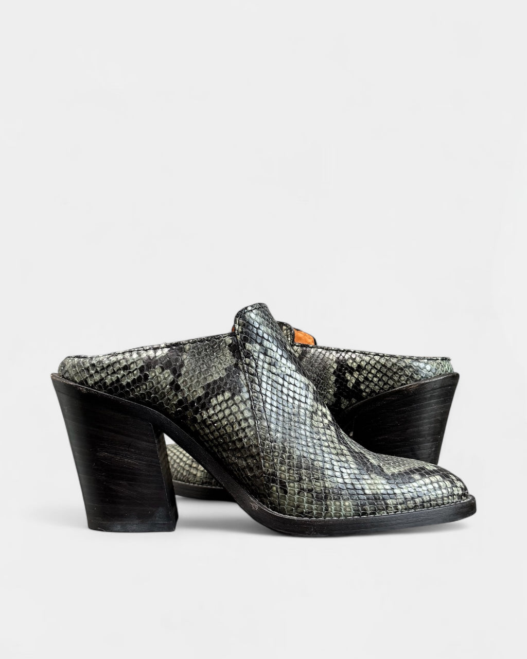 Mules en cuir effet python vert Aquatalia, 8.5